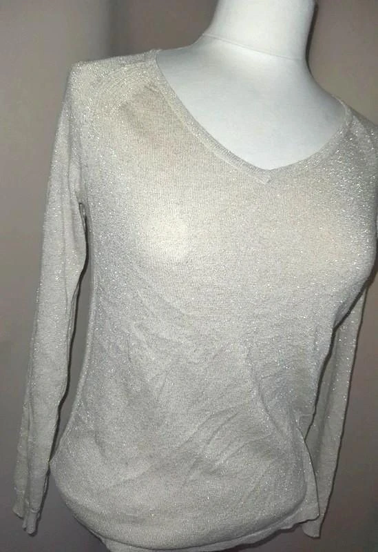 Light sparkling V-neck sweater women’s size 38 - M – photo 2